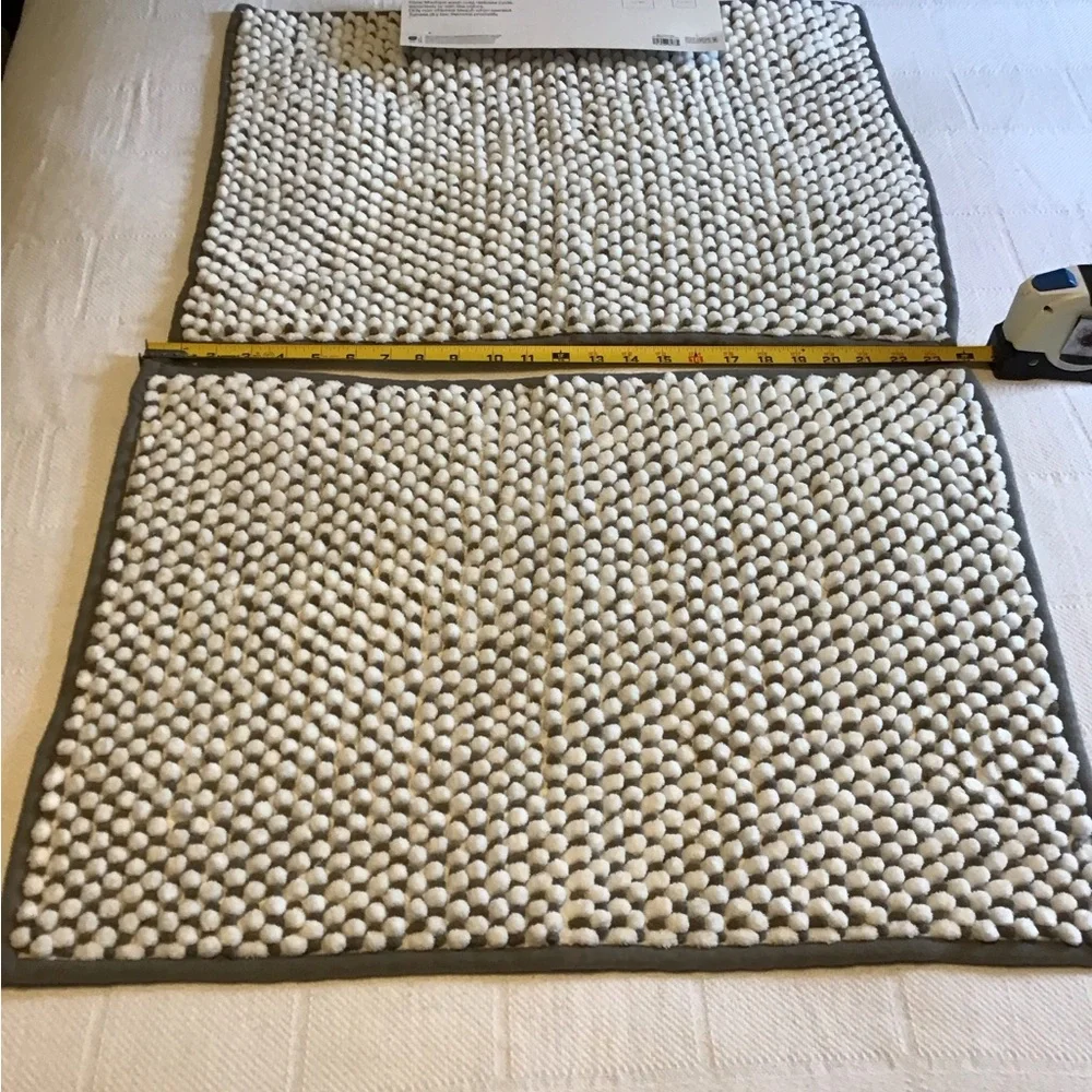 2 pack Room Essentials Gray and White Non slip Bath Rug Set